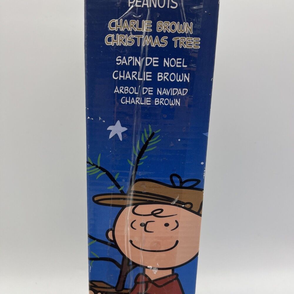 Peanuts Charlie Brown 18” Christmas Tree With Linus’ Blanket Happy Holidays